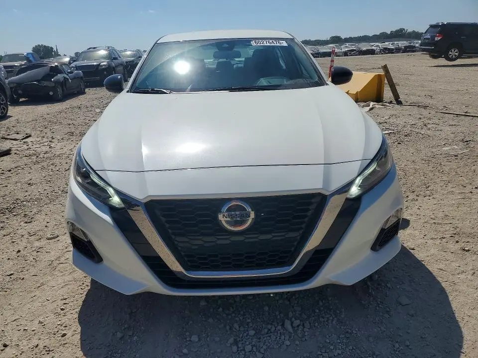2022 NISSAN ALTIMA SR  