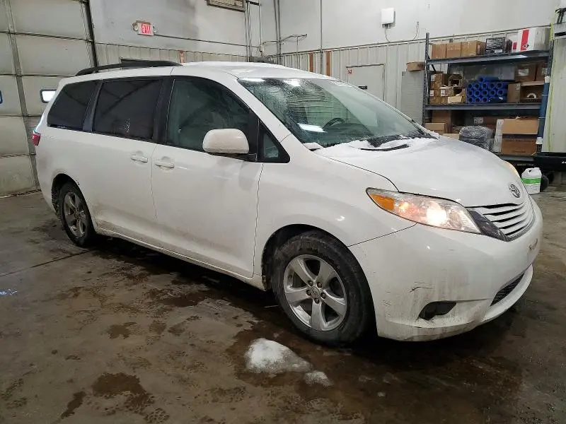 2015 TOYOTA SIENNA LE  