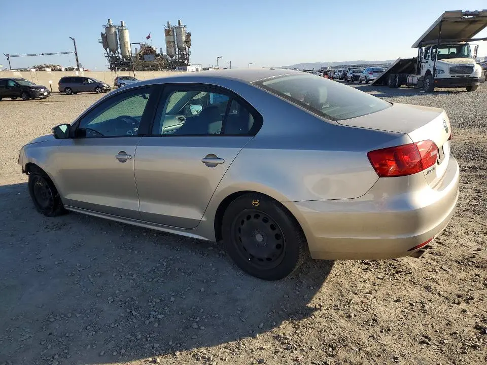 2012 VOLKSWAGEN JETTA SE  