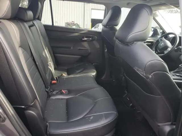 2021 TOYOTA HIGHLANDER HYBRID XLE  