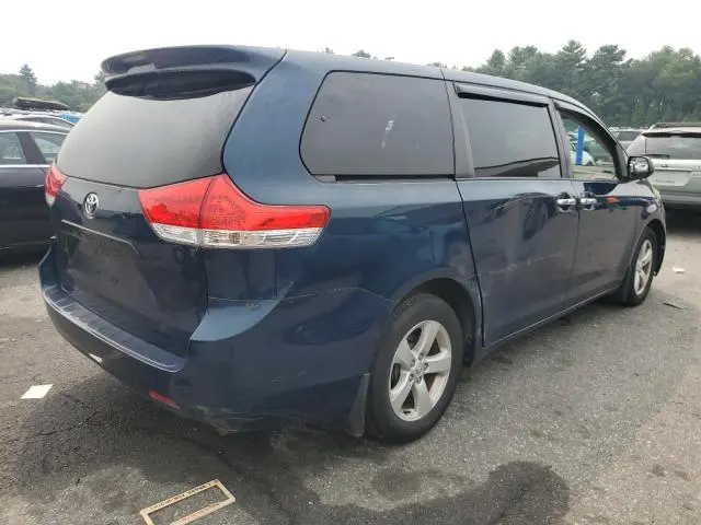 2011 TOYOTA SIENNA   