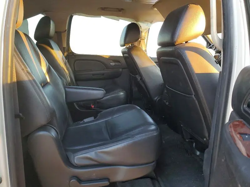 2012 CHEVROLET SUBURBAN K1500 LTZ  