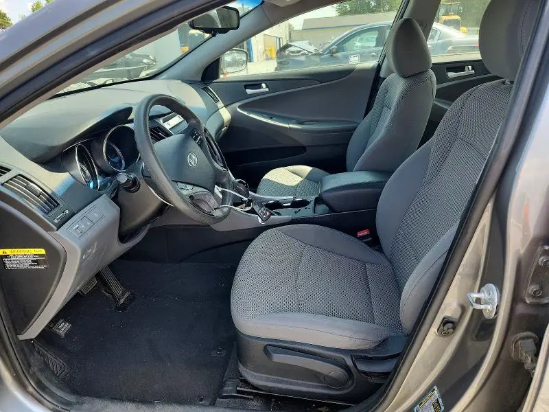 2012 HYUNDAI SONATA GLS  