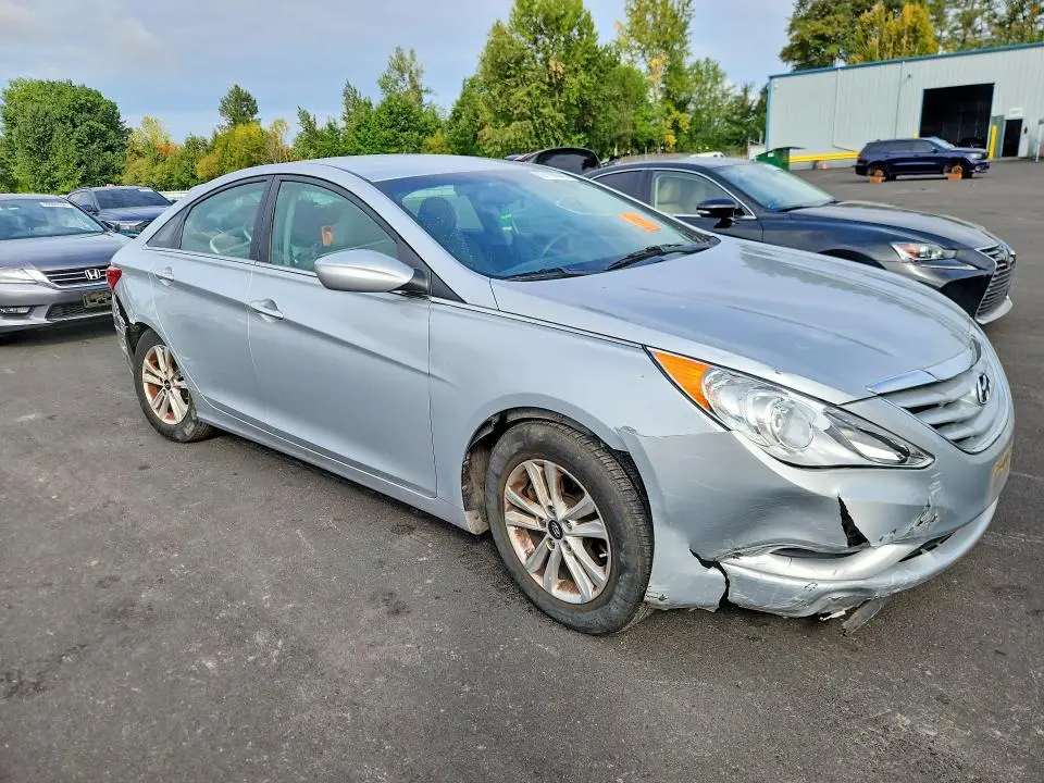 2012 HYUNDAI SONATA GLS  