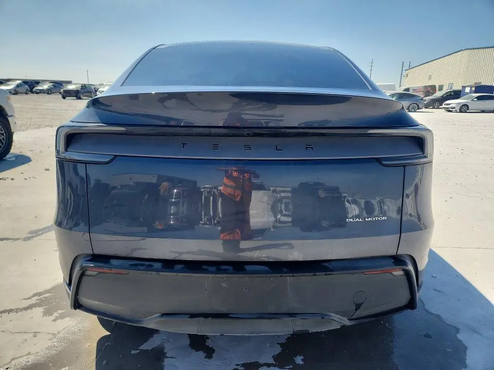 2026 TESLA MODEL Y   