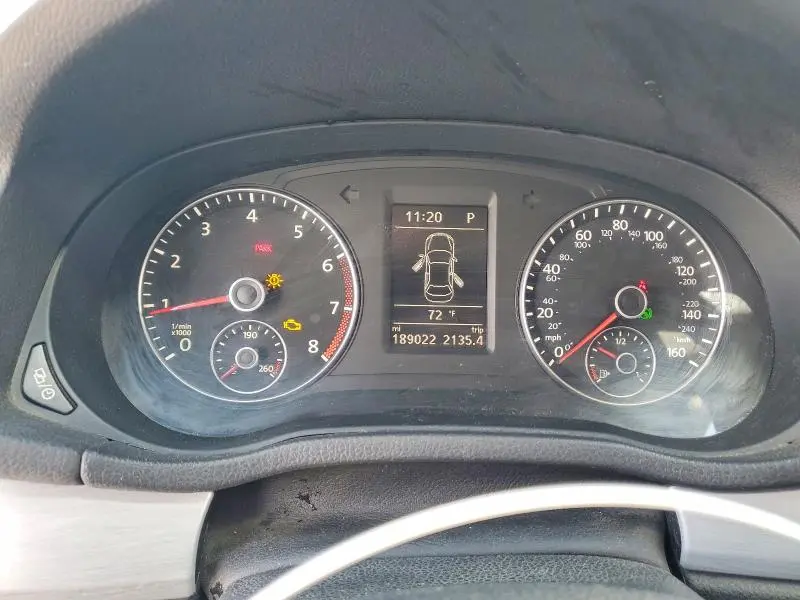 2013 VOLKSWAGEN PASSAT SE  