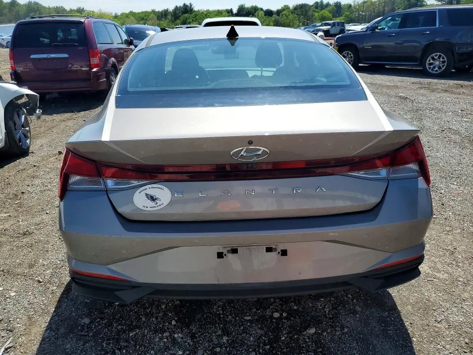 2021 HYUNDAI ELANTRA SEL  