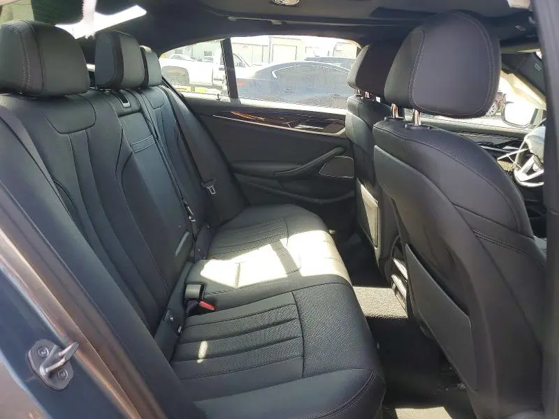 2023 BMW 530 XI  