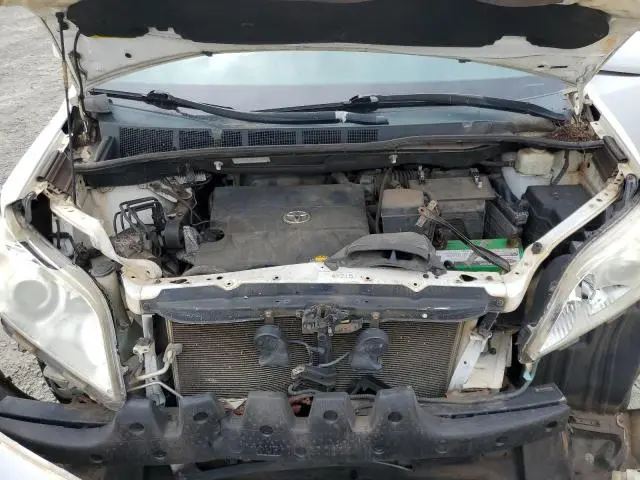 2011 TOYOTA SIENNA LE  