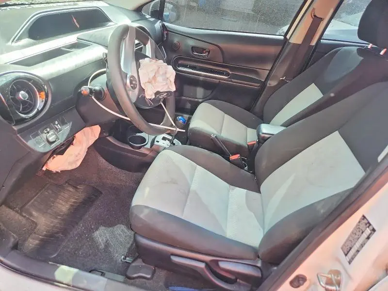 2016 TOYOTA PRIUS C TWO  