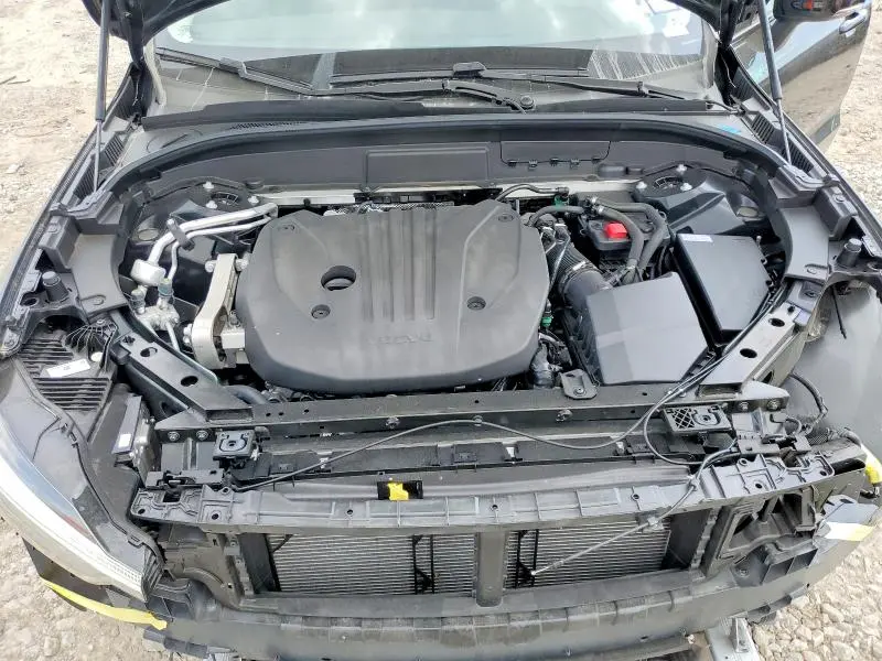 2025 VOLVO XC60 CORE  