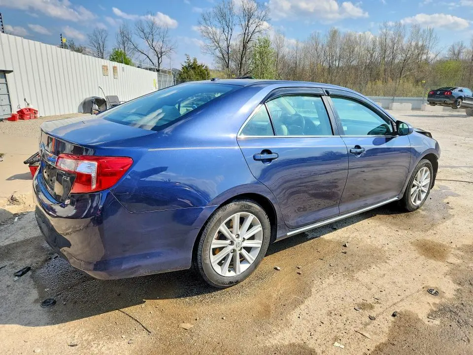 2014 TOYOTA CAMRY XLE  