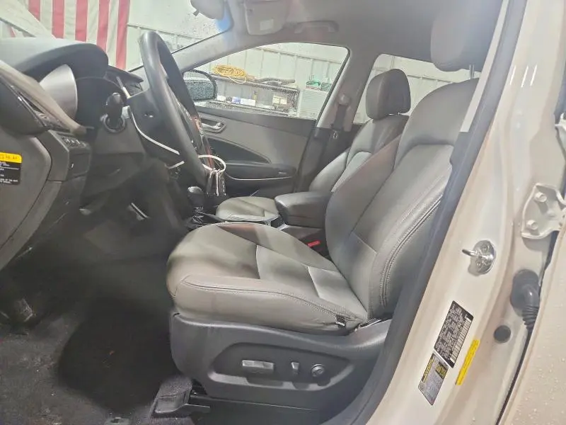 2016 HYUNDAI SANTA FE SE  