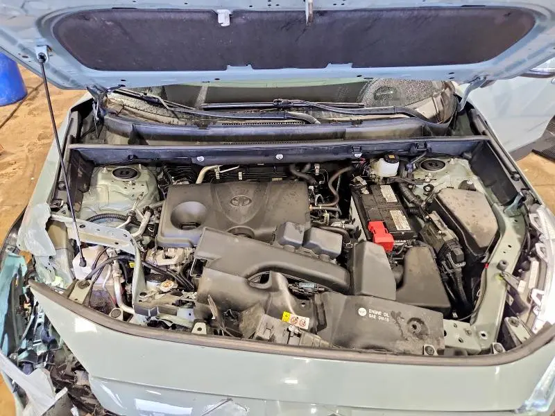 2022 TOYOTA RAV4 XLE  