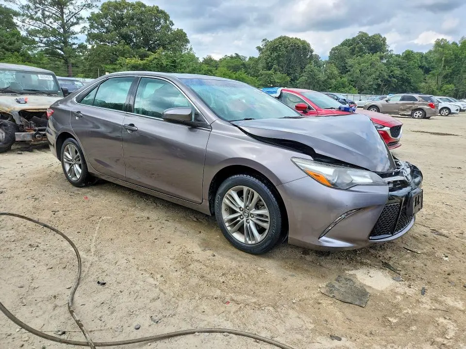 2017 TOYOTA CAMRY SE  