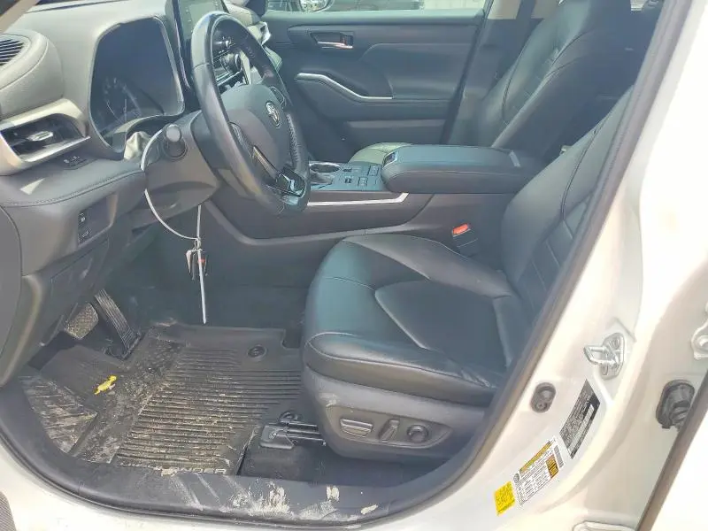 2020 TOYOTA HIGHLANDER XLE  