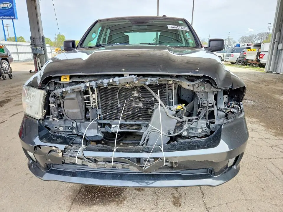 2016 RAM 1500 ST  