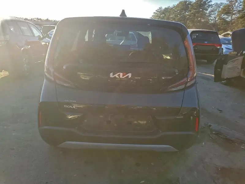 2023 KIA SOUL LX  