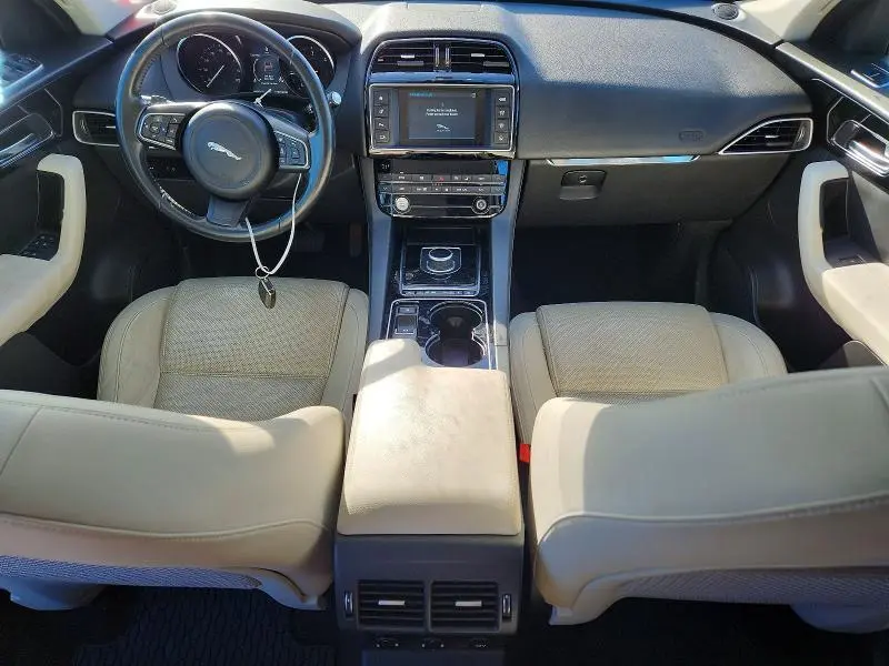 2017 JAGUAR F-PACE PRESTIGE  