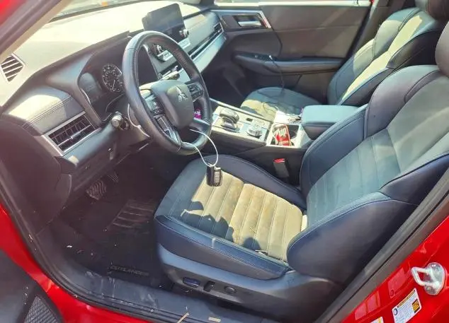 2024 MITSUBISHI OUTLANDER SE  
