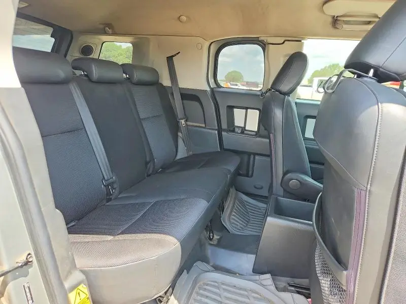 2010 TOYOTA FJ CRUISER BASE  