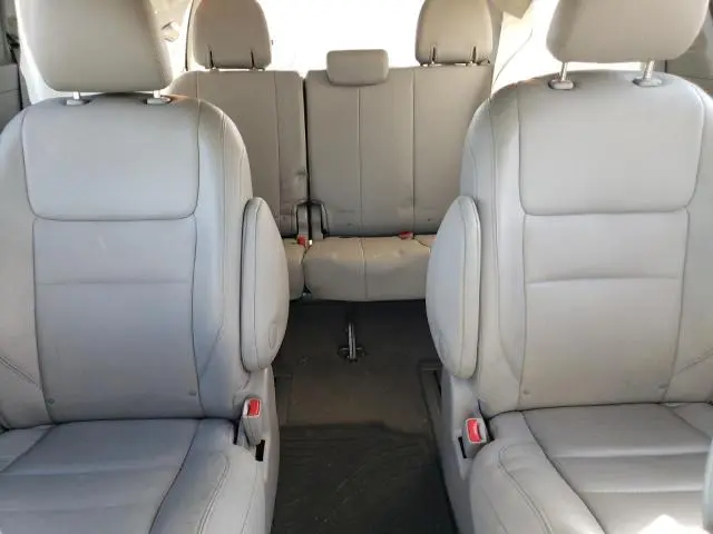 2017 TOYOTA SIENNA XLE