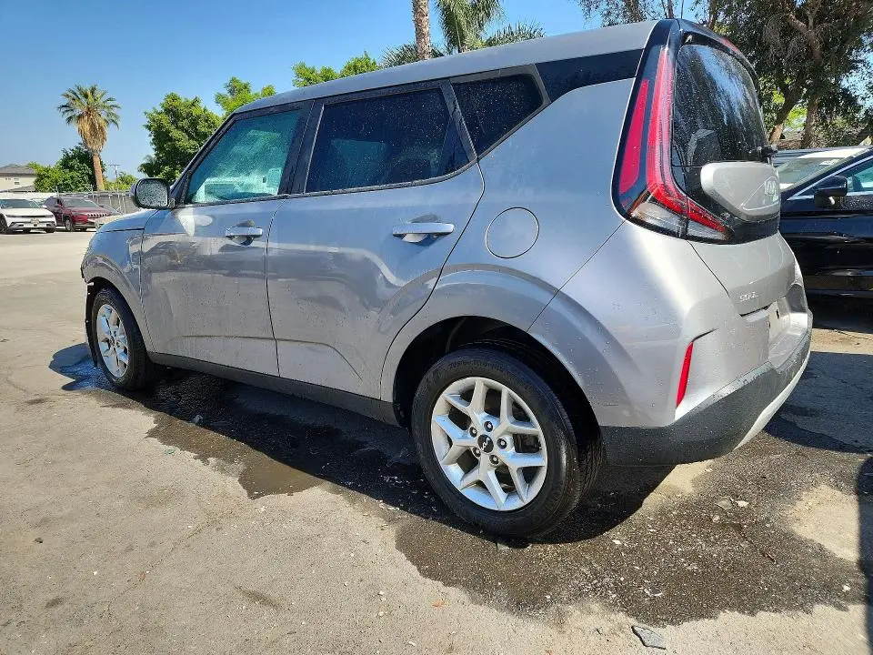 2023 KIA SOUL LX  