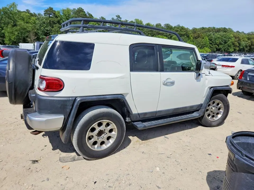 2013 TOYOTA FJ CRUISER BASE  