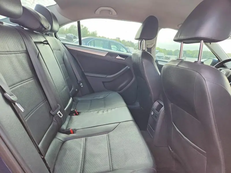 2013 VOLKSWAGEN JETTA SE  
