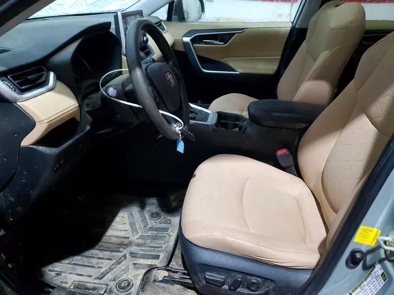 2019 TOYOTA RAV4 XLE  