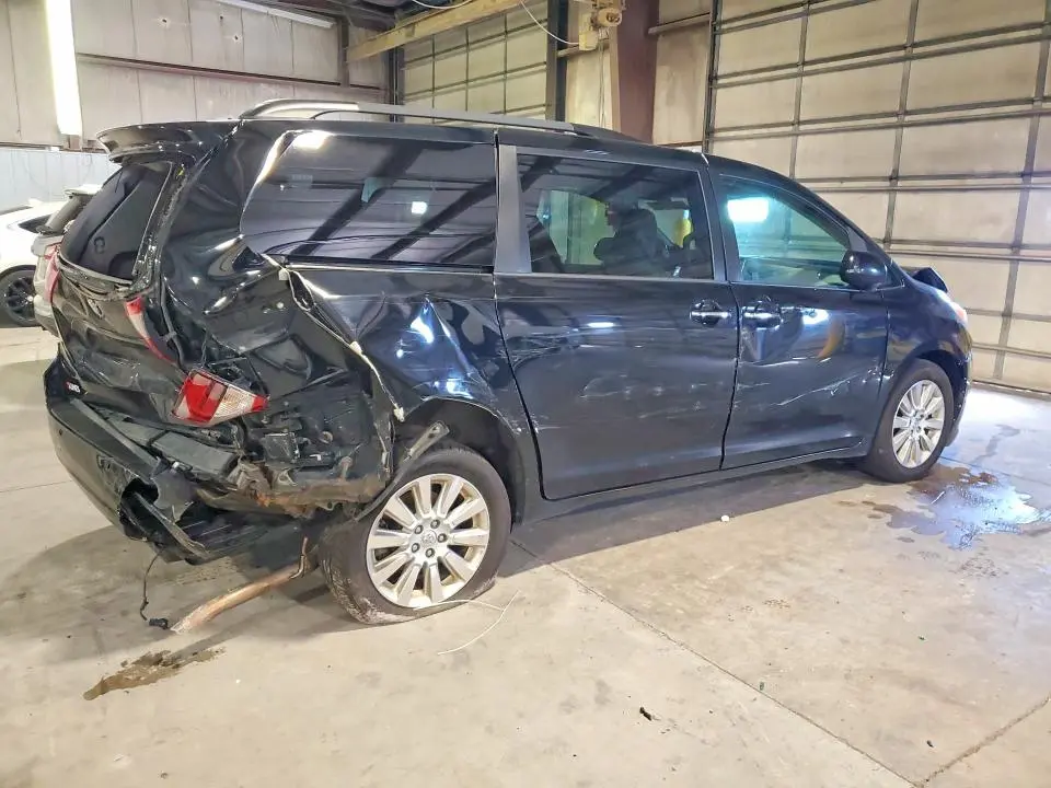2015 TOYOTA SIENNA XLE PREMIUM 7-PASSENGER  