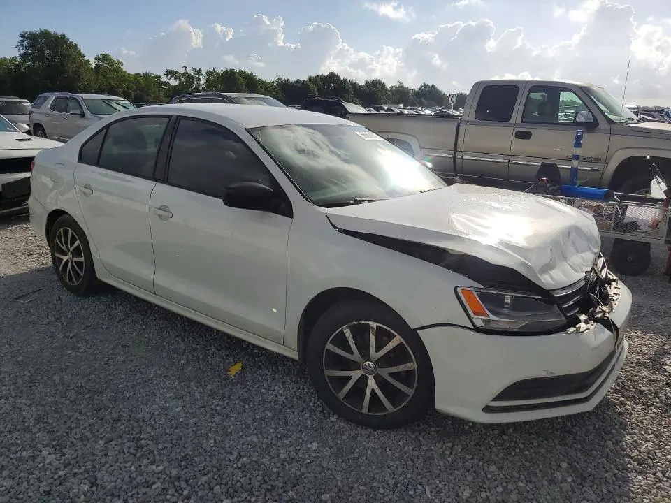2016 VOLKSWAGEN JETTA SE  