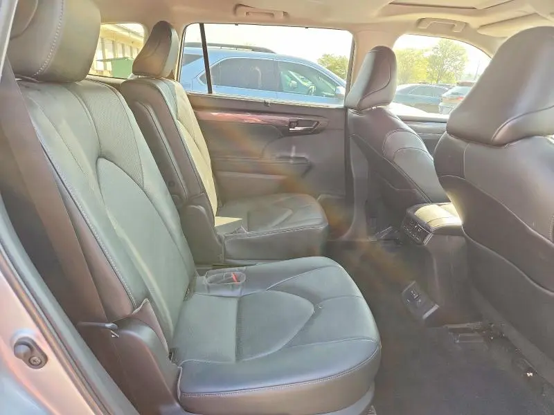 2023 TOYOTA HIGHLANDER LIMITED  