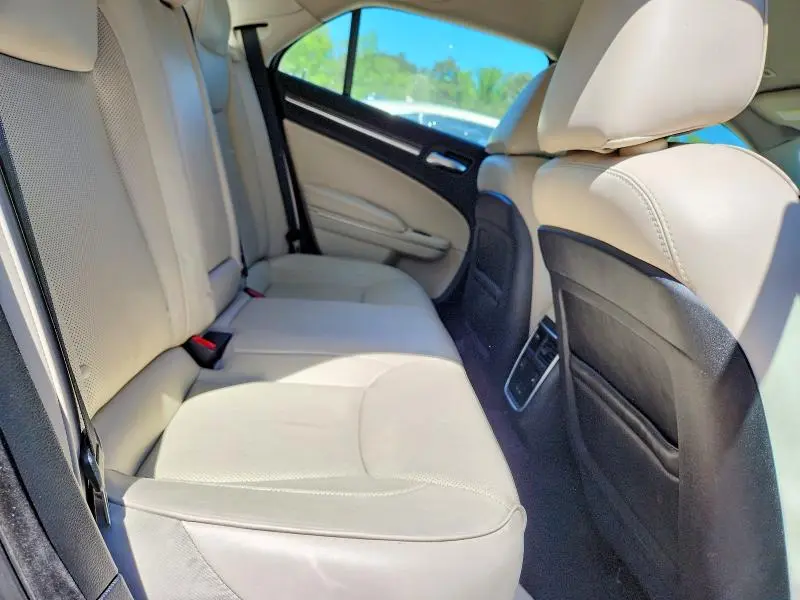 2019 CHRYSLER 300 LIMITED  