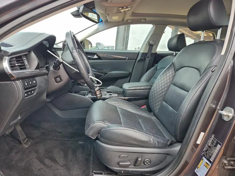 2019 KIA CADENZA LUXURY  