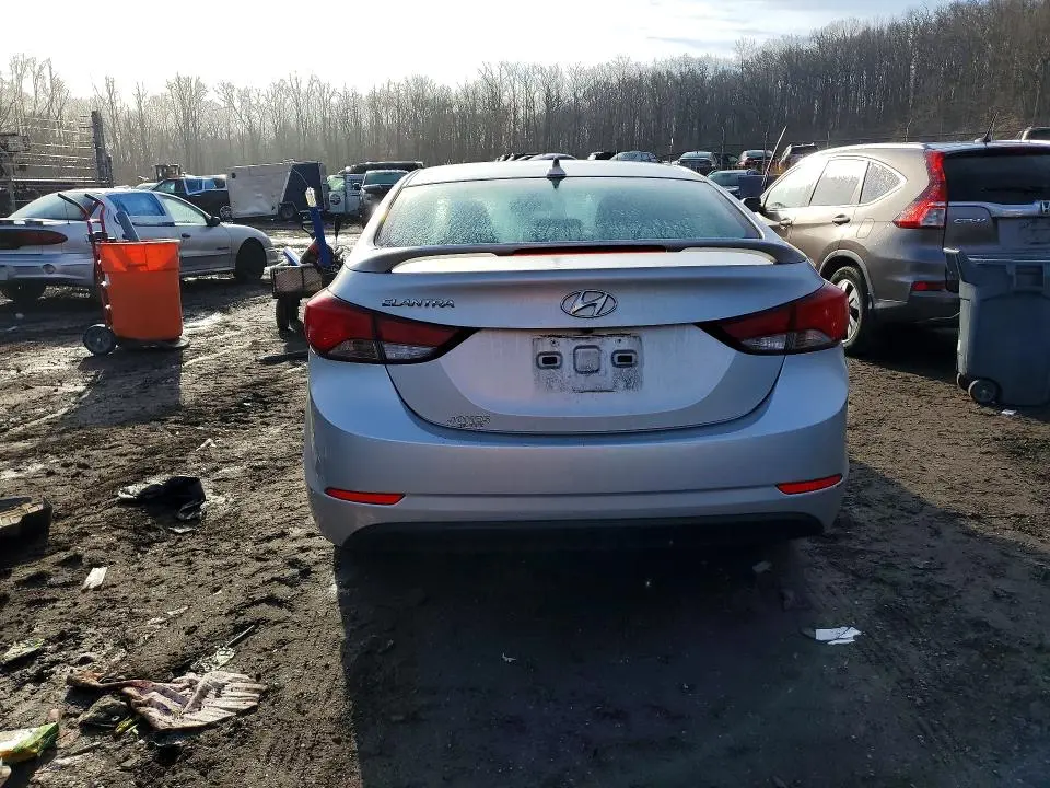 2015 HYUNDAI ELANTRA SE  