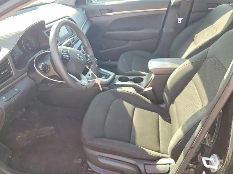 2019 HYUNDAI ELANTRA SE  