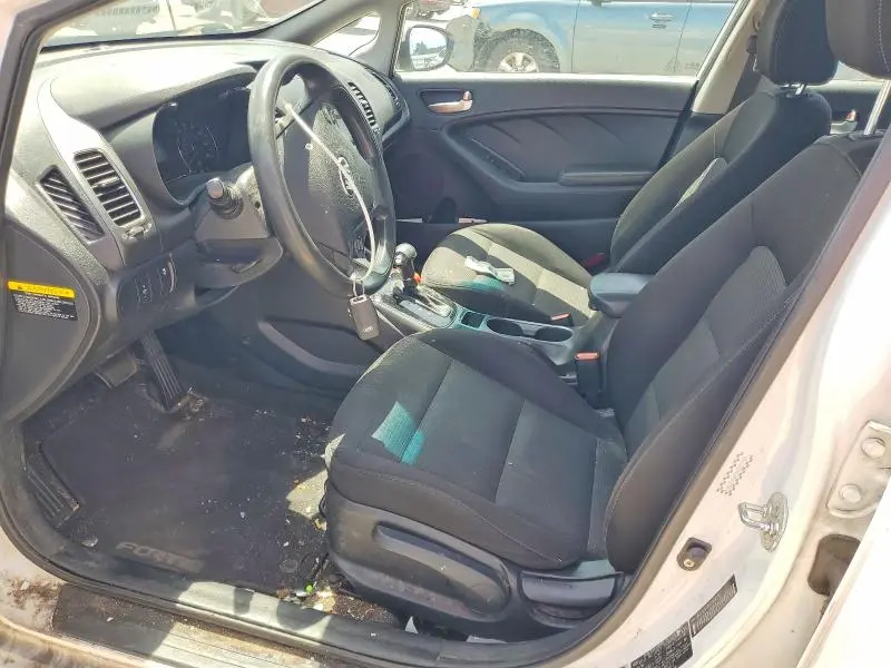 2017 KIA FORTE LX  