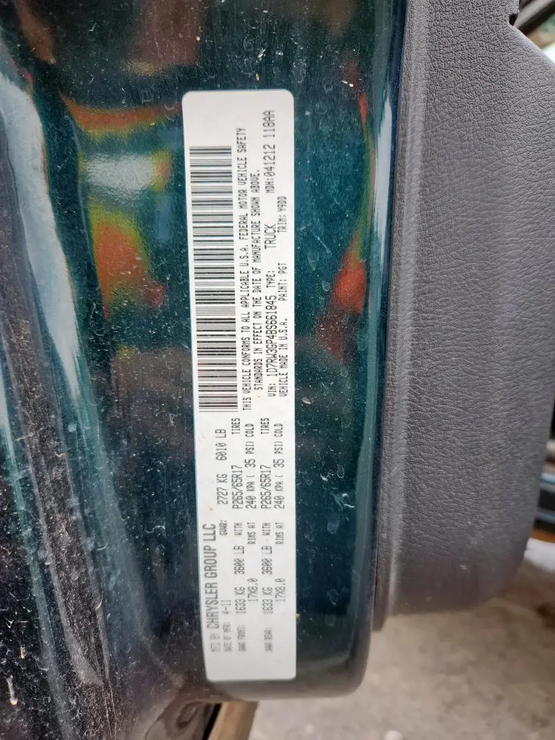 2011 DODGE DAKOTA SLT  