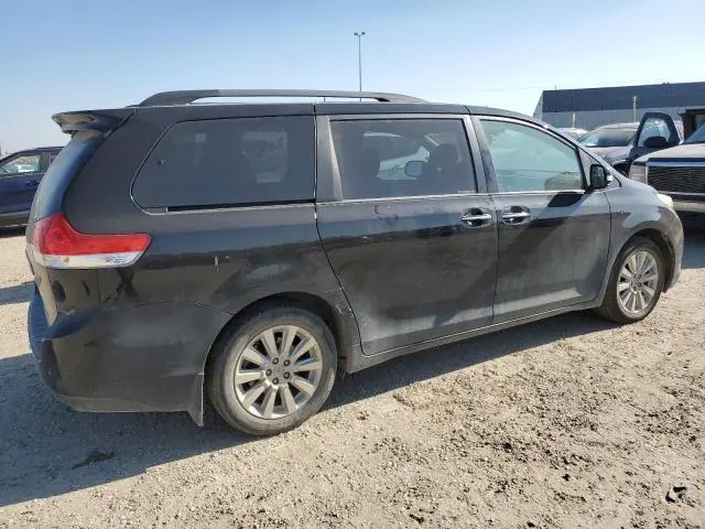 2014 TOYOTA SIENNA XLE  