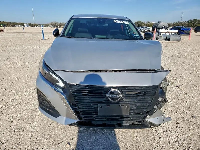 2024 NISSAN ALTIMA SV  