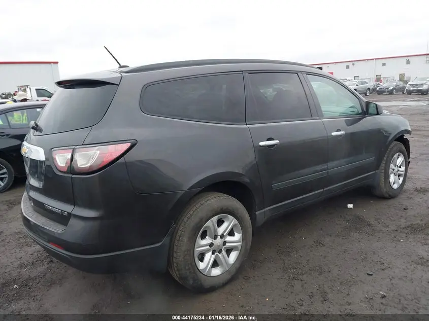 2014 CHEVROLET TRAVERSE LS