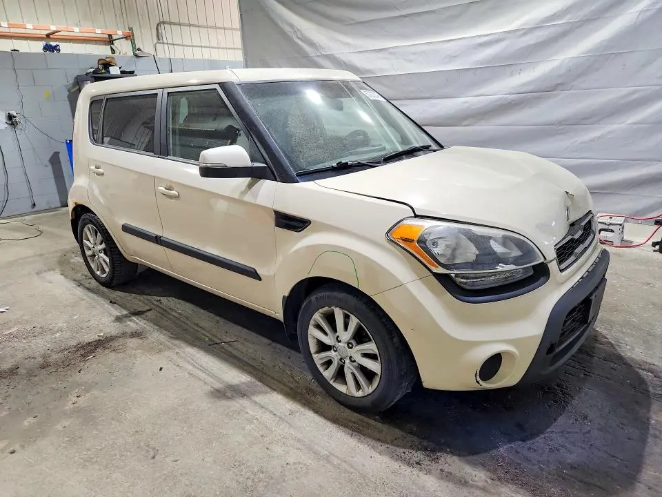 2013 KIA SOUL +  