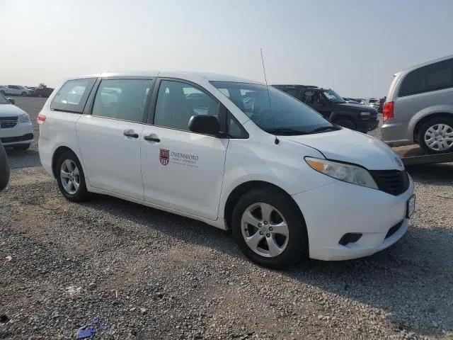 2013 TOYOTA SIENNA   