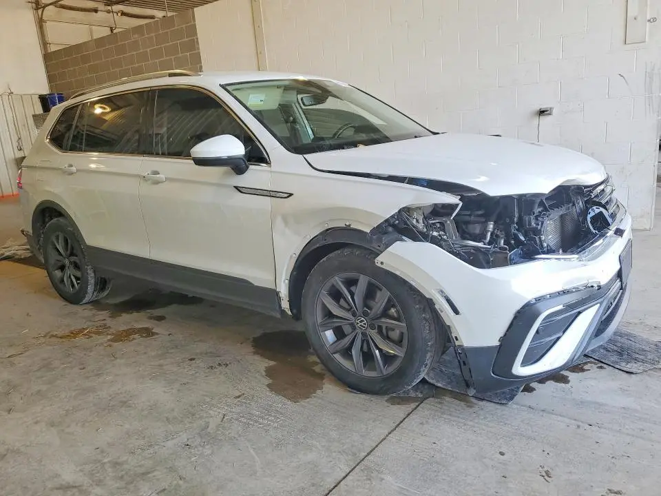 2022 VOLKSWAGEN TIGUAN SE  