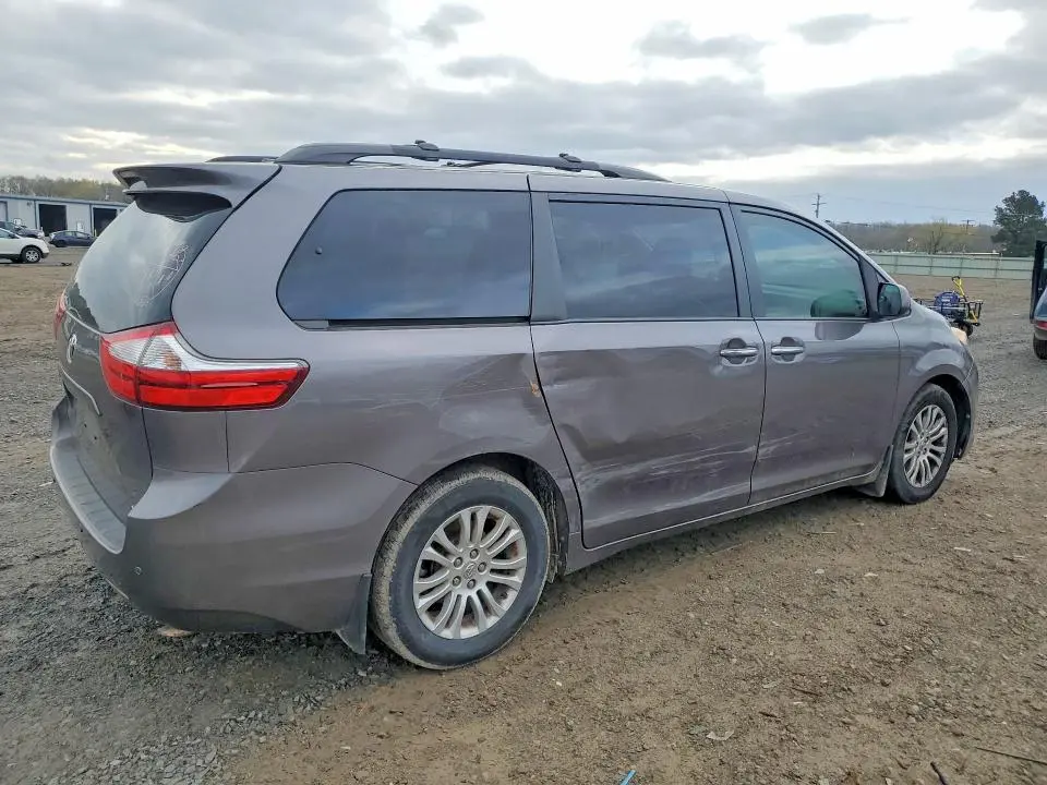2015 TOYOTA SIENNA XLE 8-PASSENGER  