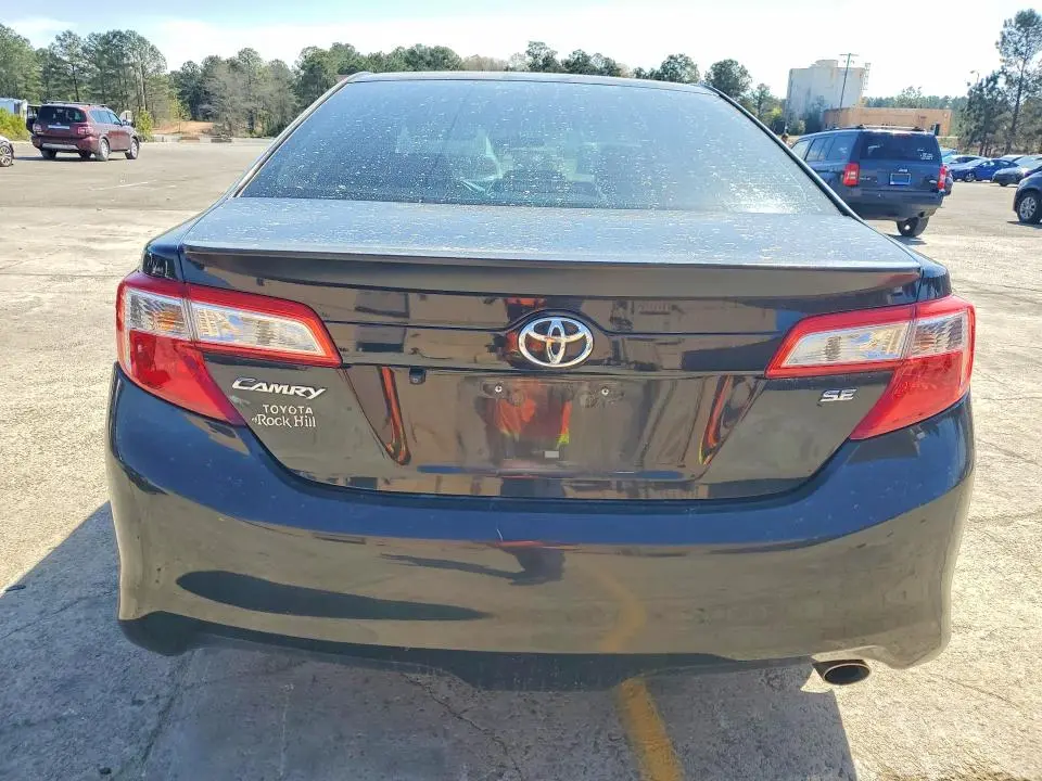 2014 TOYOTA CAMRY SE  