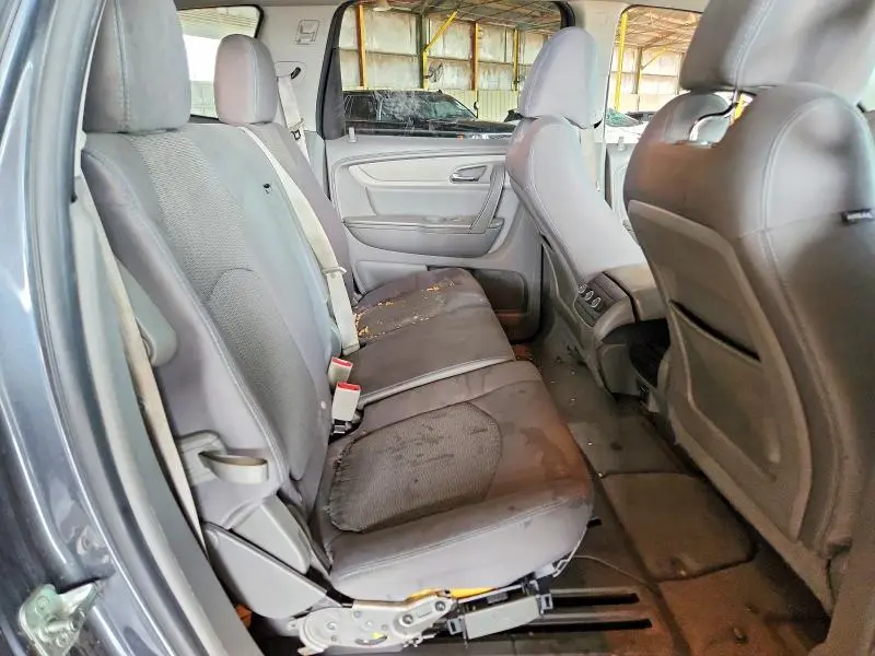 2014 CHEVROLET TRAVERSE LS  
