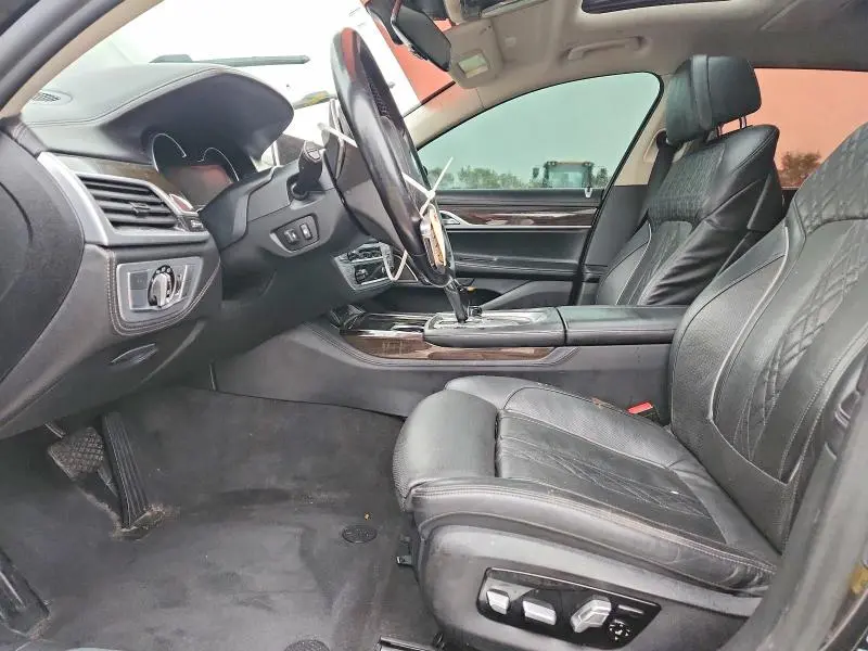 2018 BMW 750 XI  