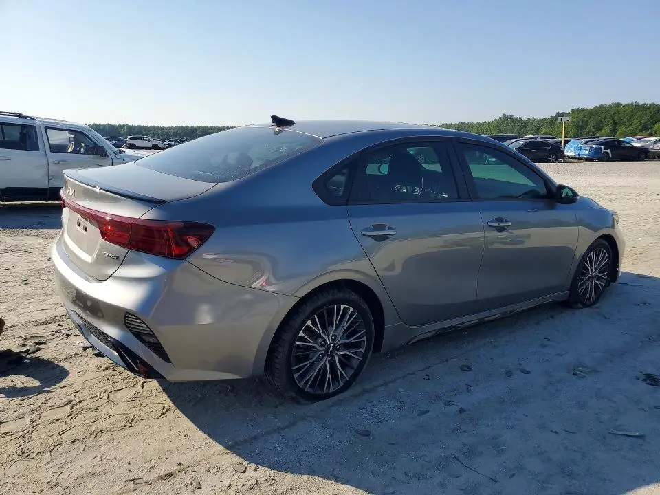 2022 KIA FORTE GT LINE  